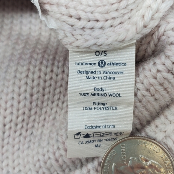 LULULEMON 100% MERINO WOOL PINK POM POM BEANIE HAT TOQUE  KNITWEAR WOMEN OS - Picture 11 of 14